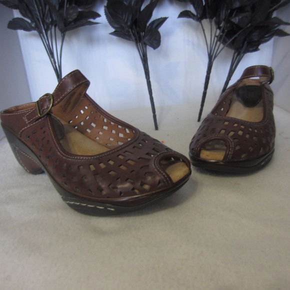 White Mountain Shoes - White Mountain Women,s Wedge Sandal Size 8M